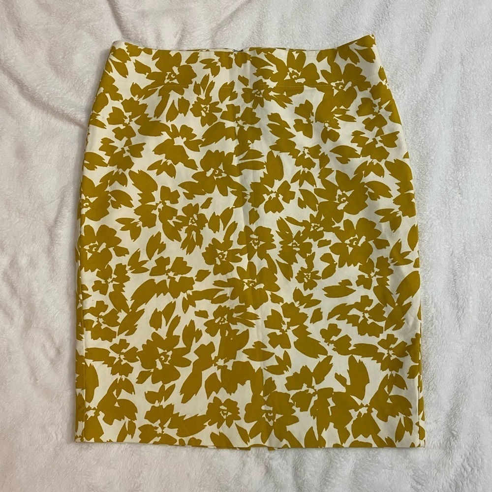 Loft Mustard and White Fall Floral Leaves Midi Pencil Skirt Women’s Size 8